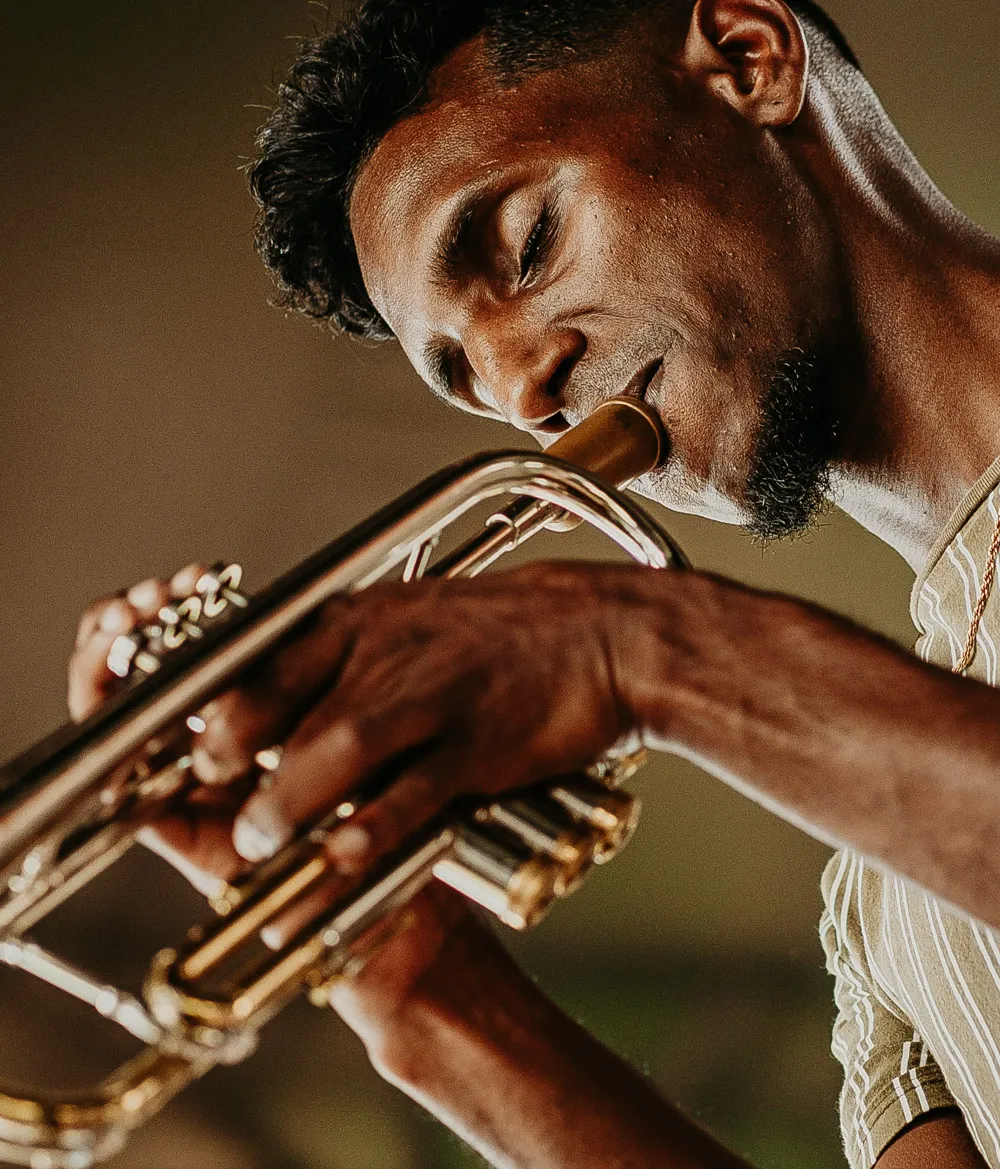 Un trompettiste en concert au festival AnbaPie