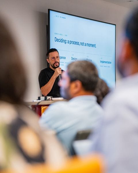 Keynote « Deciding: a process, not a moment »